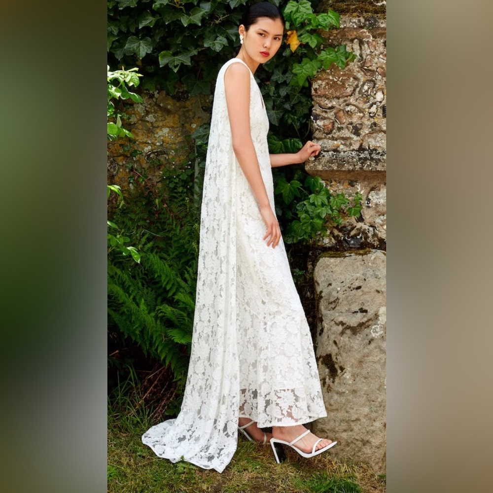Vanessa Cocchiaro elegant caped lace wedding gown, New with Tags